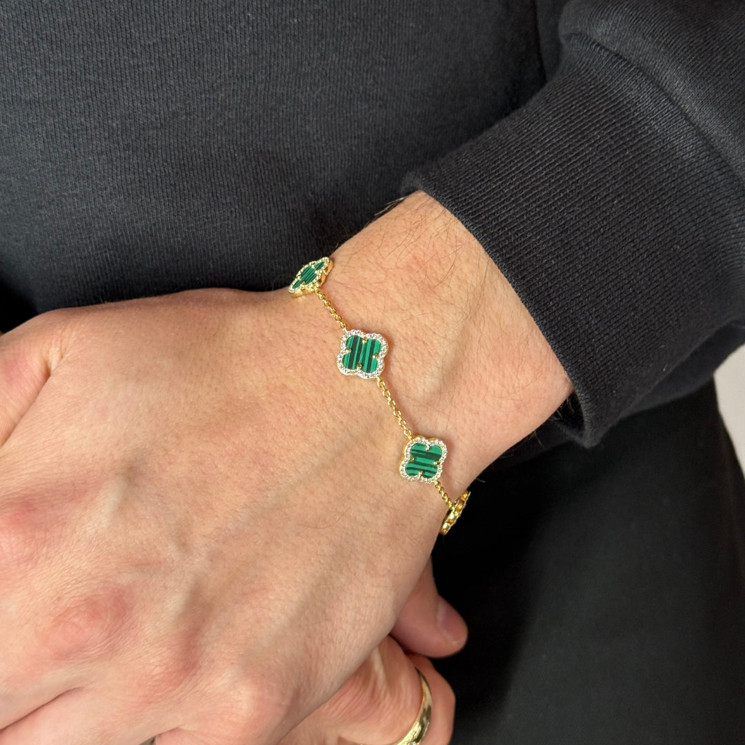Bracelet en argent plaqué or jaune avec zircon et malachite à motif trèfle 