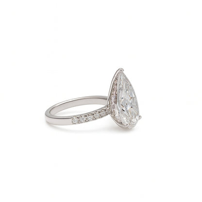 Laboratory Diamond Pear shape ring 2.69 Carat