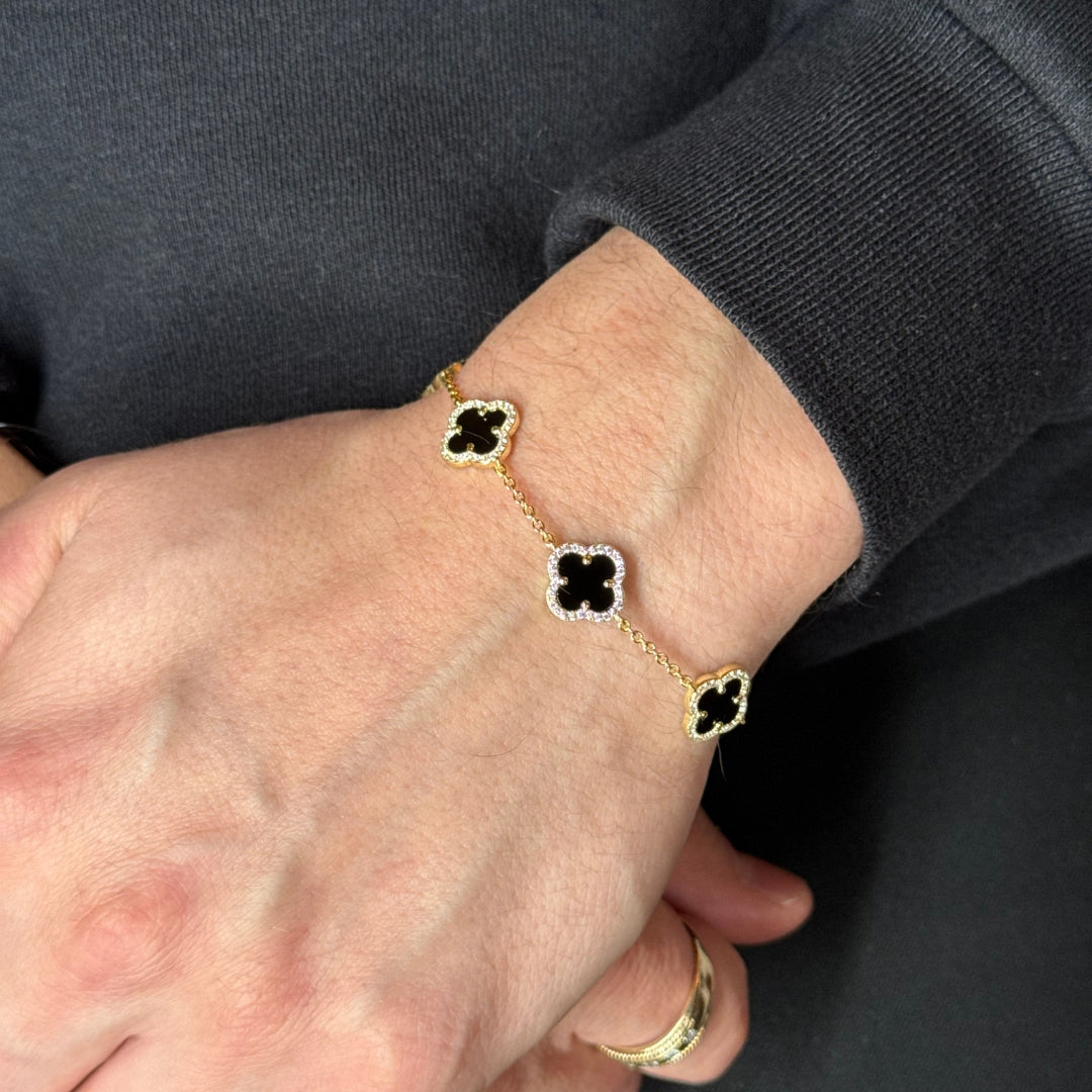Bracelet en argent plaqué or jaune avec zircon et onyx trèfle